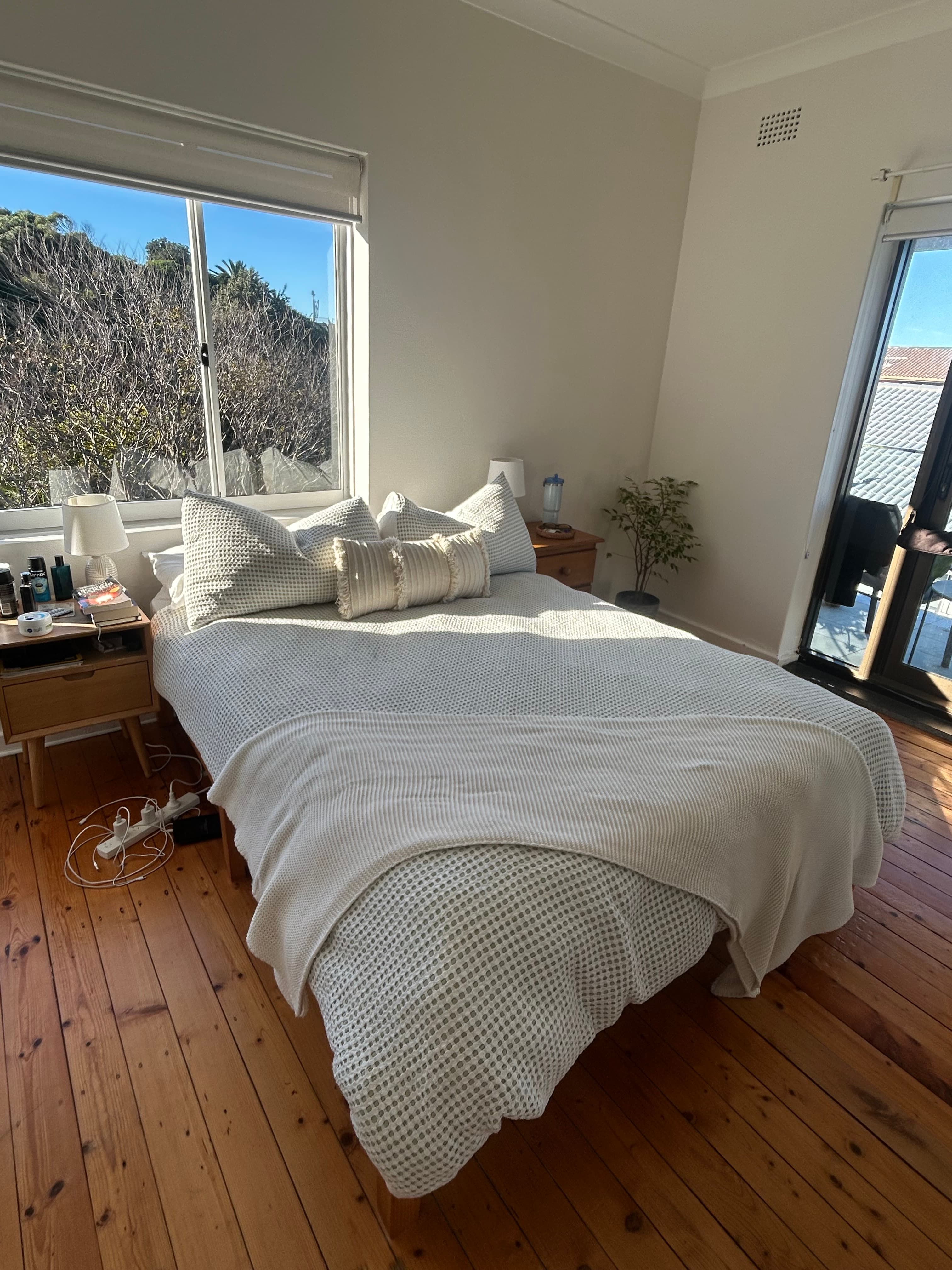 Moving in with GF - bedroom to clear — furniture bundle in Bondi
